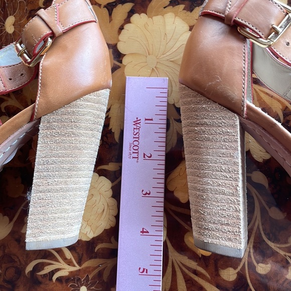 Like new ELIZABETH & JAMES cutout ankle boots sz6.5 - Picture 4 of 4